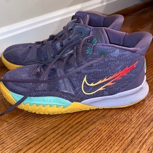 Nike Kyrie 7s